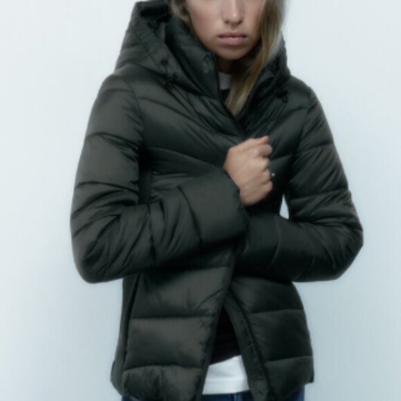 Zara Jackets & Blazers - ZARA HOODED QUILTED JACKET
